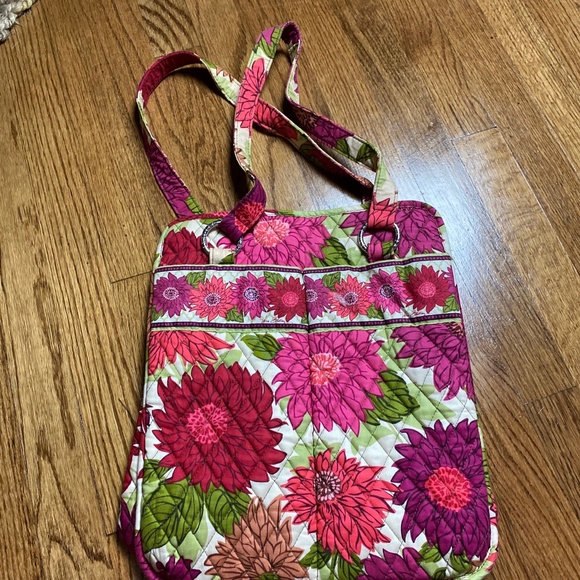 Vera Bradley Handbags - Vera Bradley Shoulder Tote